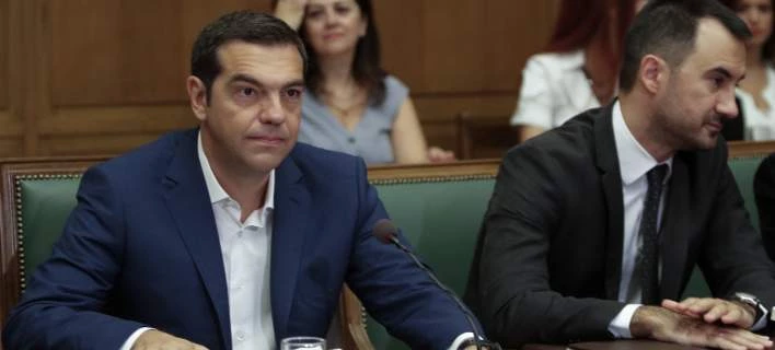 Οι Βρυξέλλες «γειώνουν» τον Τσίπρα για παροχές: Εχετε συμφωνήσει για πλεόνασμα 3,5%